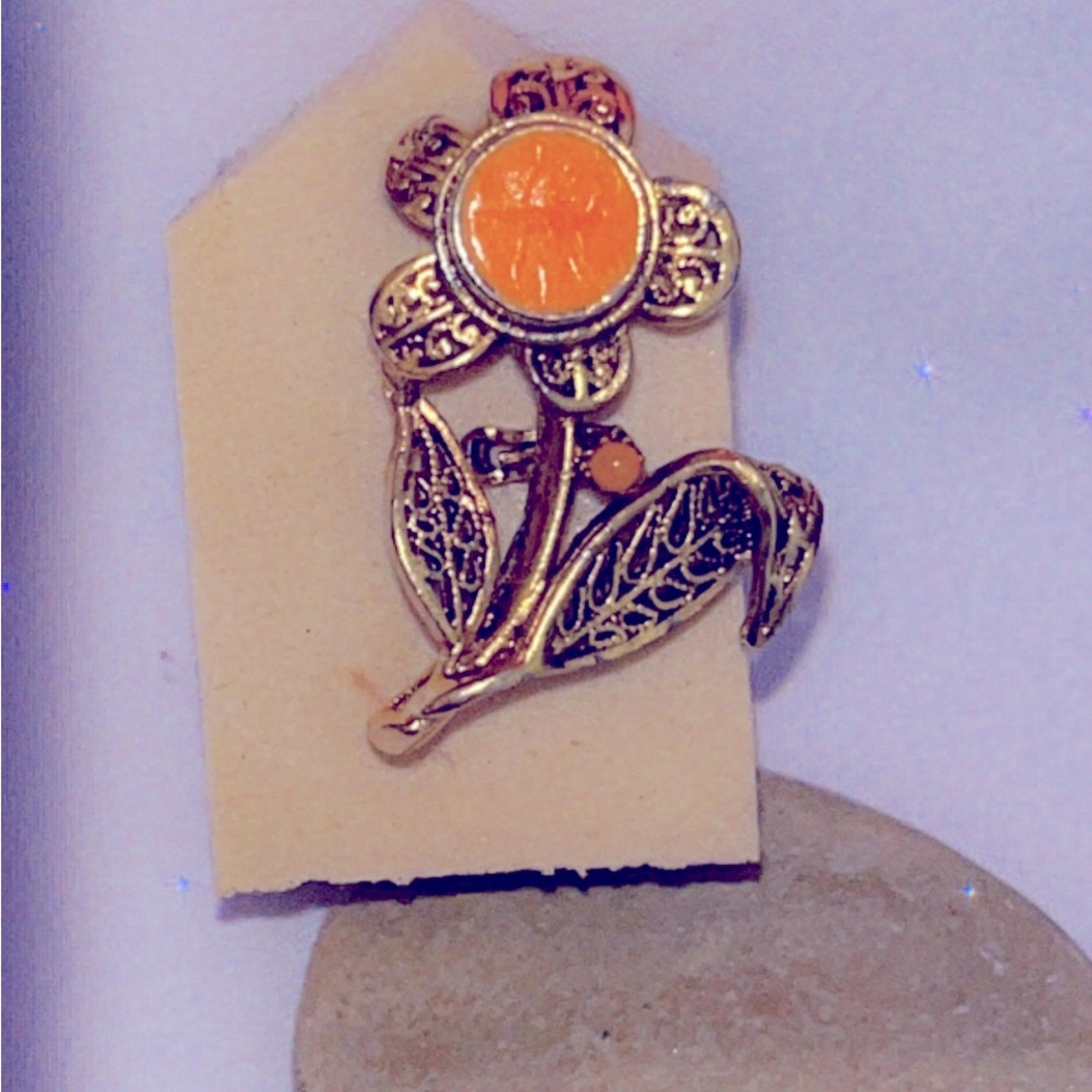Brooch cute yellow/orange daisy